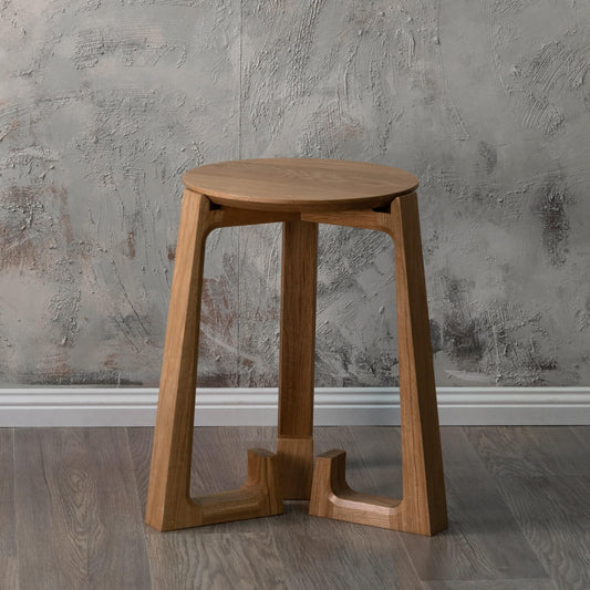 Soluk side table made of American Oak Timber