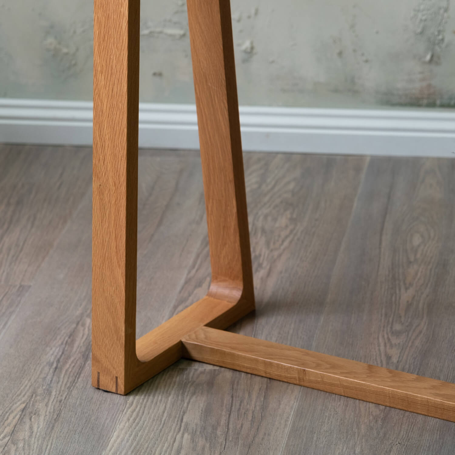 Hela Console Table